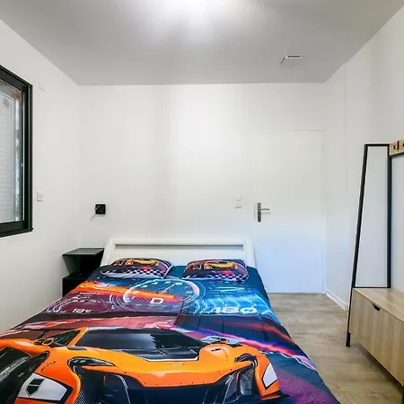 2 Bedroom Awesome In Saint-gervais-en-belin