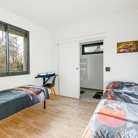 2 Bedroom Awesome In Saint-gervais-en-belin *